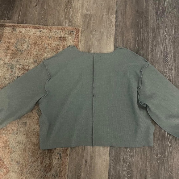 Urban Outfitters Sweater - Picture 3 of 4